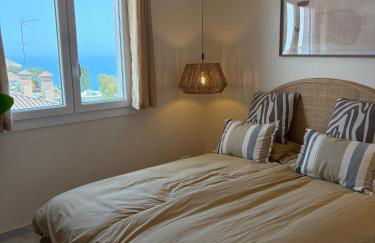 Luxury Villa with Panorama View and Heated Pool - Photo 9