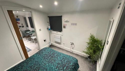 Modern Private Guest Suite Near Heathrow Free Parking & Garden - Foto 5