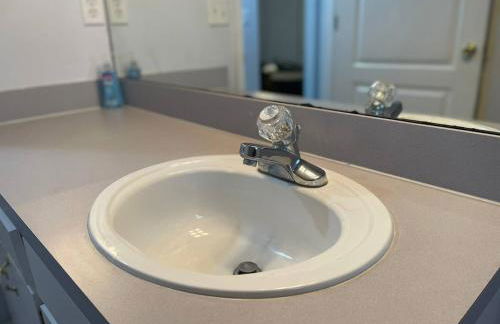 Room 3 - Cozy Queen (Shared Bathroom) - Foto 4