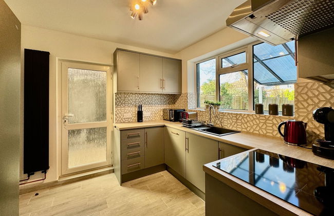 Sandringham House Serene Escape Cottage - Photo 20