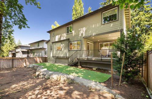 Modern Kirkland 4BR Family Oasis Kids Paradise - Photo 40