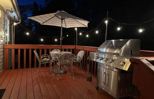 Catskills Getaway 3BR Retreat with Media Room, Near Casino, Bethel Woods and More - Foto 9