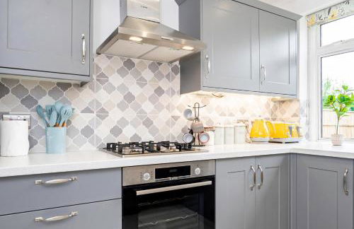 Stunning Place, close to Windsor & Heathrow & Private Parking - Foto 3