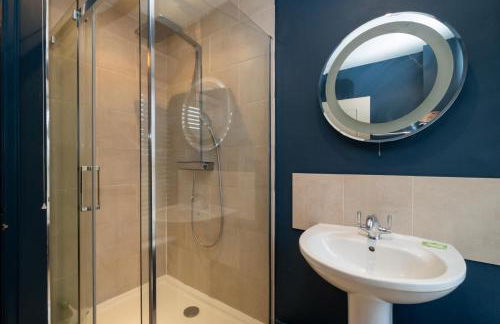 3 The Coastguards, Thorpeness - Only a stones throw from the Beach and very close to famous boating Meare, Country Club and Golf Club - Aldeburgh Coastal Cottages - Foto 34