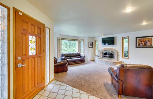 Hot Tub, 4 Mi to Wallace Falls Riverfront Retreat - Photo 4