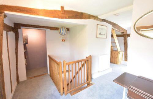 The White House with Studio - Photo 28