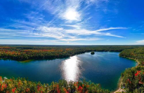 Pet-friendly Lakefront Gaylord Home with Dock! - Foto 38