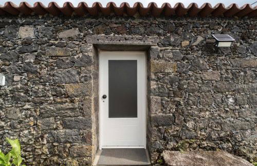 Azores Element - Photo 1