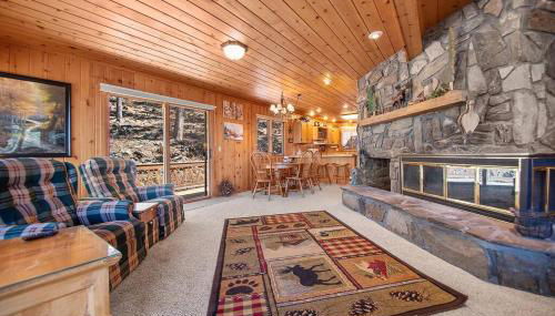 Holliday House - Photo 3