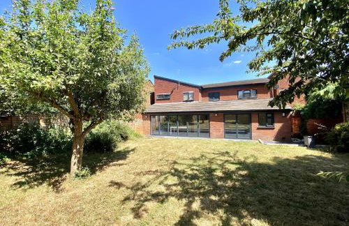 Luxury 5 Bedrooms House in Milton Keynes - Foto 17