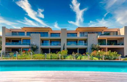 Solaneos propose magnifique T4 neuf sur le port avec Piscine CHAUFFEE - Foto 1