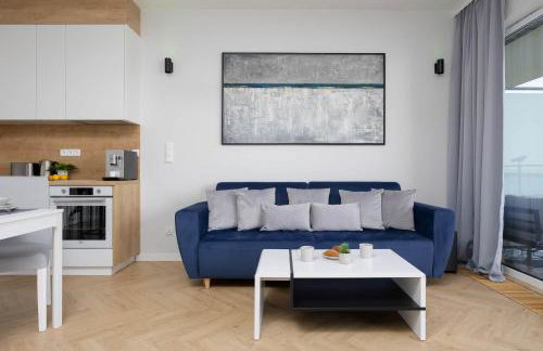 Modern Apartment by the Lake with Parking & Sauna in Zegrze by Noclegi Renters - Foto 9