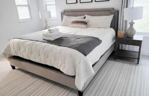 Remodeled 4BR Pool Home/IMG Golf View/Near Beaches - Photo 9