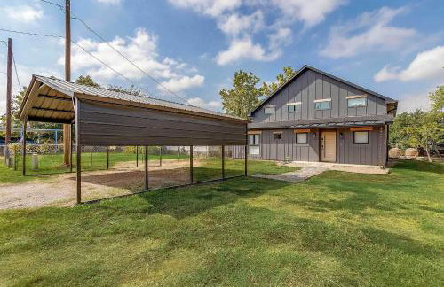 Waterfront Granbury Home with Electric Fireplace! - Foto 39