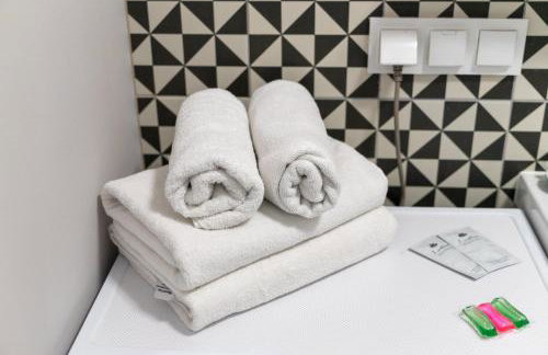 Praga Studio with Air-Con - 140m Metro, near PGE Narodowy Stadium - by Rentujemy - Foto 9