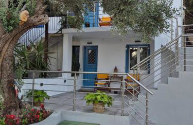 Trikeri Inn - Photo 1