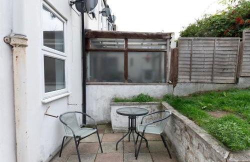 Pass the Keys 2BR House Garden Sleeps 6 Elizabeth Line - Foto 40