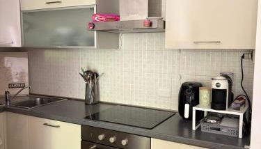 Cozy Green Apartment Tardini, Parma - Foto 4, stove