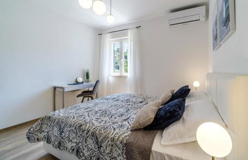 Villa Janie with a pool for up to 16 people - Photo 31