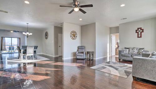 Peaceful Atascosa Home with Balcony and Deck! - Foto 5