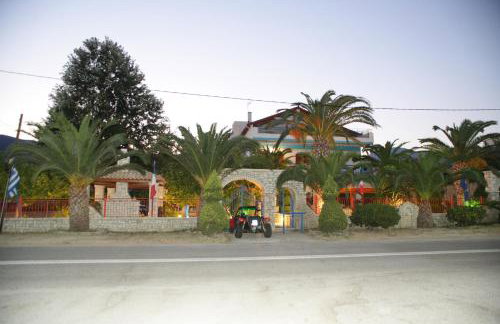 Foinikas Rooms - Photo 6