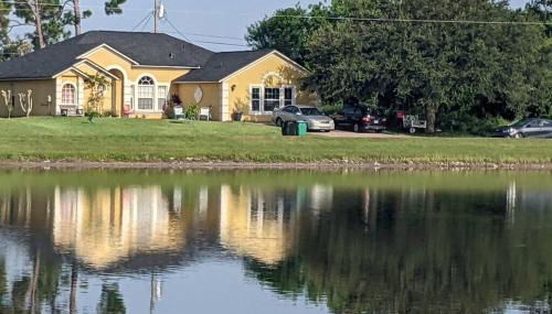 Port Saint Lucie A Little Piece Of Heaven- Peaceful Lake view Apartment- 1 min from I95 and Turnpike - Foto 1