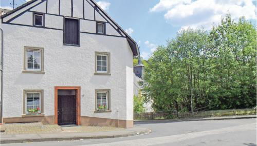 Cozy Apartment In Gerolstein-Müllenborn - Foto 1