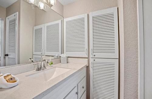 Grand Champions Ocean View 2 BR Sleeps 6 Great for Families Complimentary Car with 6 Nights GCH-120 by KBM - Foto 50