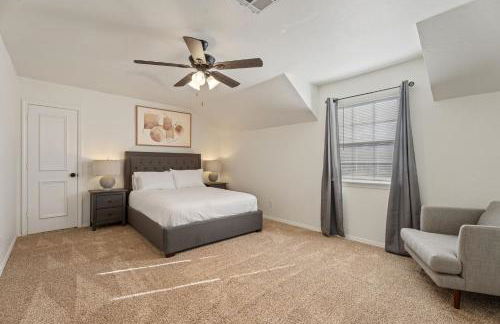 Spacious Lakefront View With Hot Tub and Pool NH - Foto 70