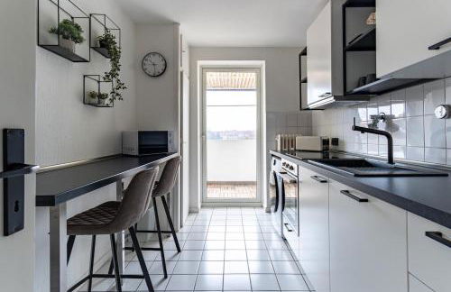 Zentral, nähe HBF, Supermarkt, Bahn vor Ort - Foto 8