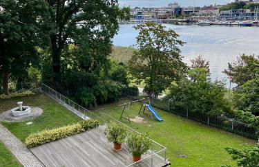 Beste Lage mit Warnowblick - großer Balkon, zwei Schlafzimmer, Aufzug, Stellplatz - Foto 35