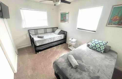 Family Pool 4BR 9-Bed Home Game Room & Firepit - Foto 35