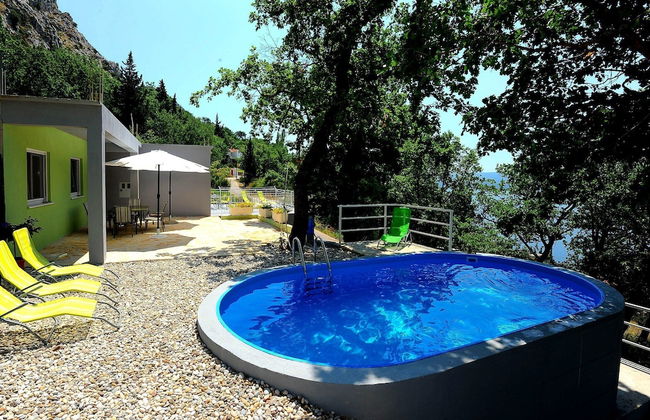 Holiday House With Pool - Photo 11