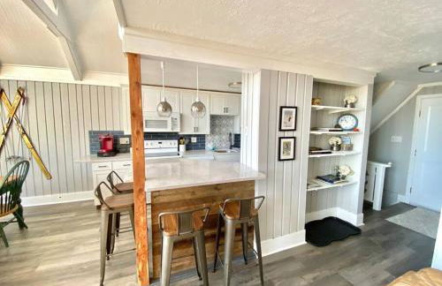 Cozy Charming Ski Chalet Sleeps 11 - Foto 9