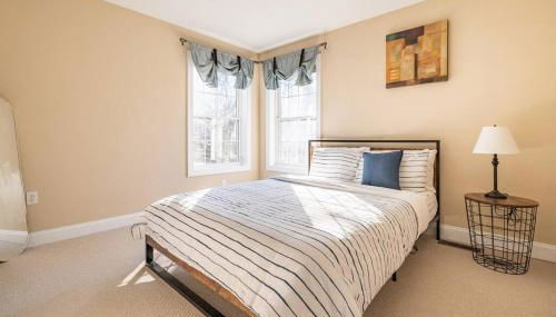 Luxury 4 bedroom house in Pocono Mountains with Hottub in Golf Course Near Lake - Foto 4