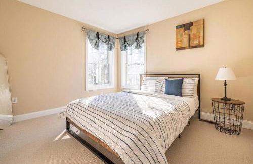 Luxury 4 bedroom house in Pocono Mountains with Hottub in Golf Course Near Lake - Foto 4