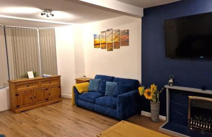 Newly-renovated, mid-terrace cottage in Porthmadog - Photo 11