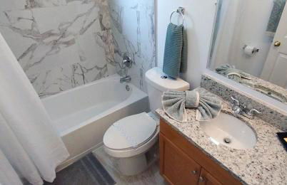 Lakefront Villa with private heated pool - Foto 26