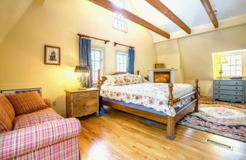 Private Tavern, Hot Tub, 8-Fireplaces, Spa Baths, Fire Pit, Baths Ensuite - Shop or Ski! - Foto 2