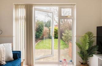 Surrey Stays - 2 Bedroom House, RH1, Contractors Welcome, Sleeps 5 max, 2 Parking Spaces, Near Town Centre, Train Station and Gatwick Airport - Foto 10