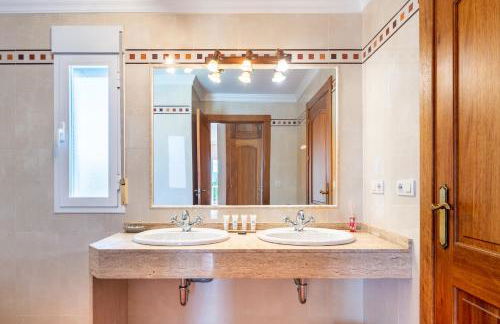 Villa next to playa Bossa - Foto 36