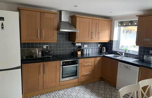 Gethin Lodge cosy Holiday cottage Near BPW with secure double garage with cctv sleeps up to 6 guests - Photo 23