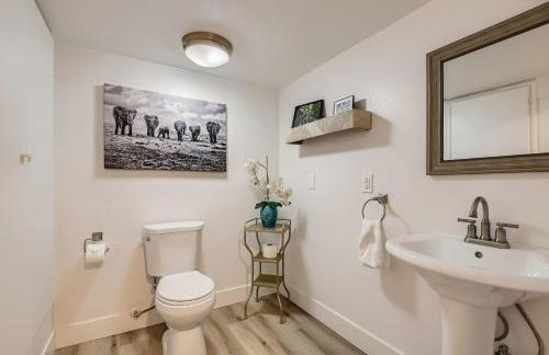 Lux life! Central location for business or play! - Foto 31