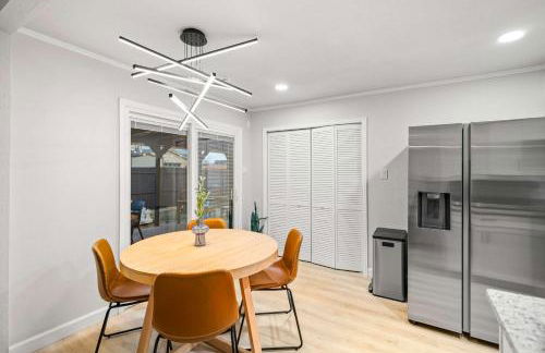 5-BD 2 5-BA Modern Retreat w Games & Hot Tub - Foto 11