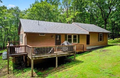 20 acres w Private Pavilion, Fireplace & Fire Pit - Foto 49