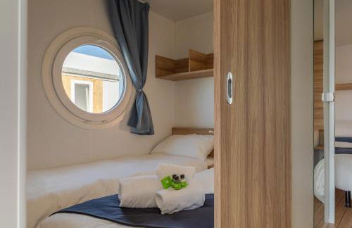 AQUA RESORT GIULIANOVA - Houseboat Experience - Photo 6