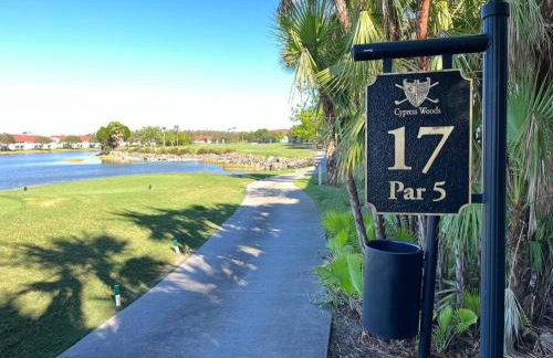 Beautiful 2 bedroom condo w/ Golf Membership Included - Foto 4