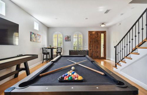 Tampa Private Large House, Game Room & Backyard - Sleeps 12, 4bdr, 3bth, Quiet Community, Near Everything in Tampa & St Pete - Foto 4