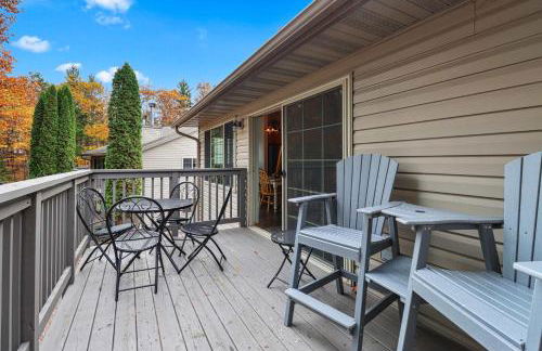 Black Bear Lodge Condo with Kayaks BBQ & Fire Pit - Photo 6