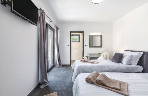 Stunning Home In Sivati - Photo 48